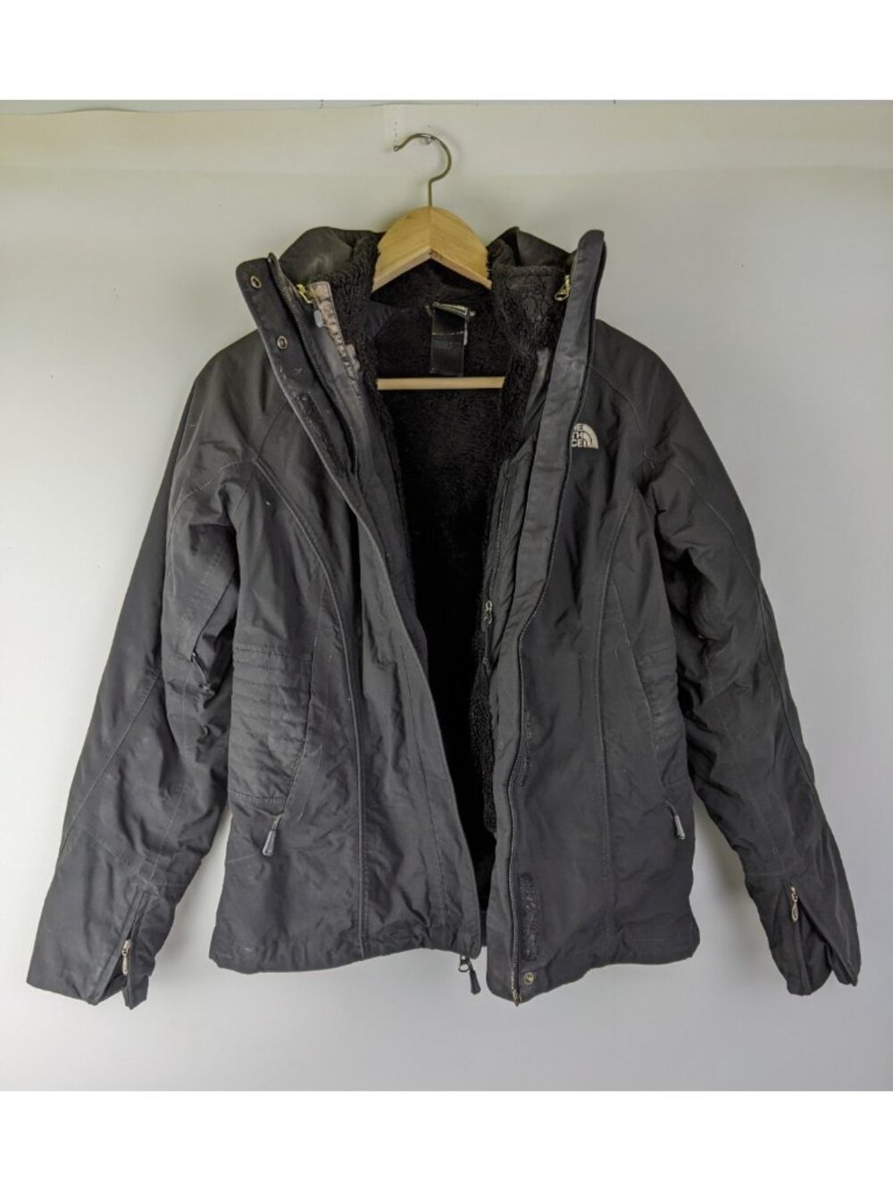 The North Face Black Hooded Insulted Jacket Womens Size Small Medium Winter Warm